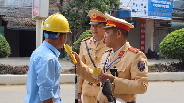 Dấu ấn CSGT trong xây dựng thói quen “đã uống rượu bia thì không lái xe”