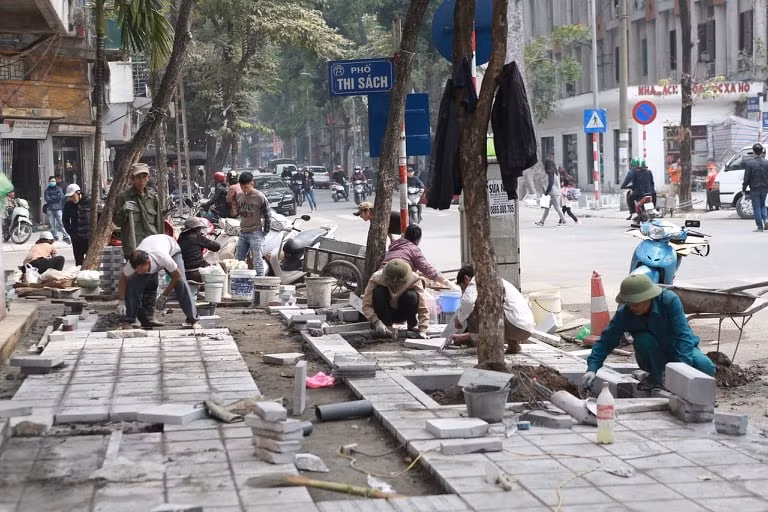 Từ 28/4: Hà Nội dừng thi công vỉa hè, lòng đường dịp 30/4. -0