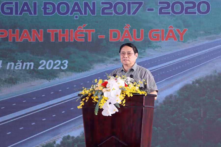 Thủ tướng Chính phủ chính thức phát lệnh thông xe hai tuyến cao tốc trong ngày đầu của kỳ nghỉ lễ -0