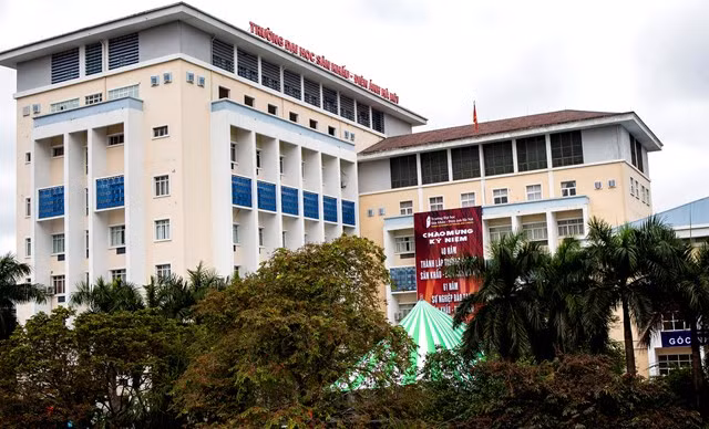 Bộ Giáo dục và Đào tạo bác đề xuất NSND được tính tương đương với tiến sĩ -0