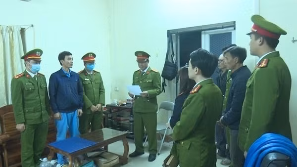 Bắt tạm giam Phó Giám đốc Trung tâm đăng kiểm tại Phú Thọ