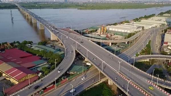Cấm toàn bộ phương tiện từ cầu Vĩnh Tuy đi xuống rẽ trái vào đường Cổ Linh từ 11/3