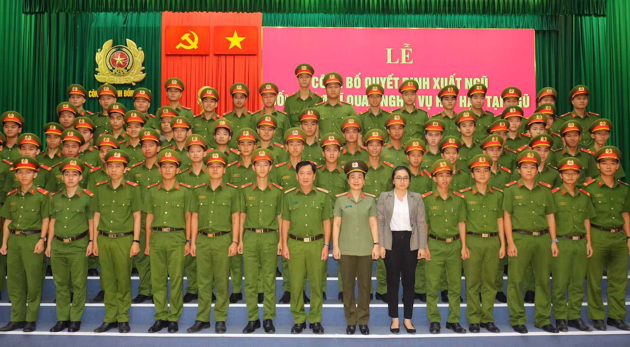 Đồng Tháp công bố quyết định xuất ngũ đối với 200 hạ sĩ quan nghĩa vụ -0