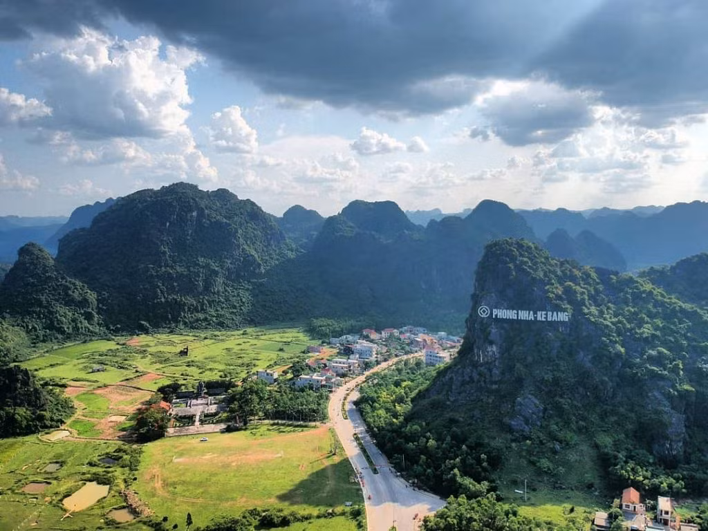  Sử dụng thiết bị bay để giám sát rừng ở Vườn quốc gia Phong Nha Kẻ Bàng -0