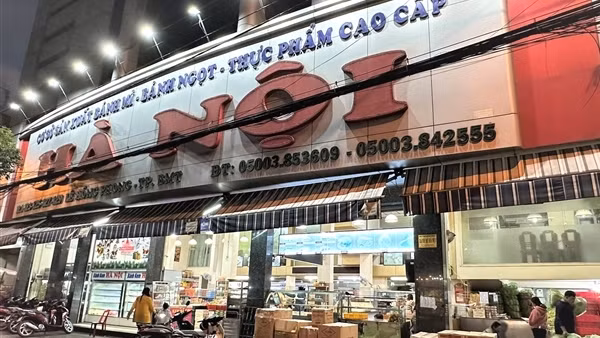 Xử phạt 2 cơ sở kinh doanh bánh mì và giò chả lớn ở Buôn Ma Thuột