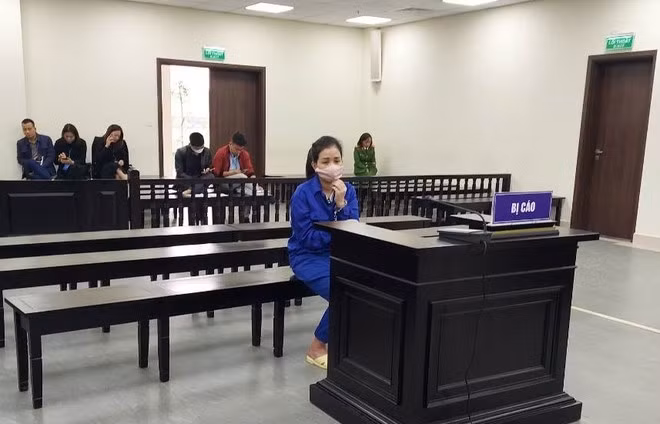 Đại tá rởm khoe sổ tiết kiệm 200 tỷ đồng để lừa và chiếm đoạt nhiều tỷ đồng của bác sĩ, ca sĩ -0