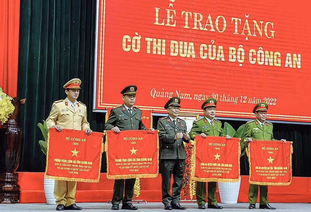 Đấu trí với tội phạm trên không gian mạng_SỐ ĐB_T37 -0