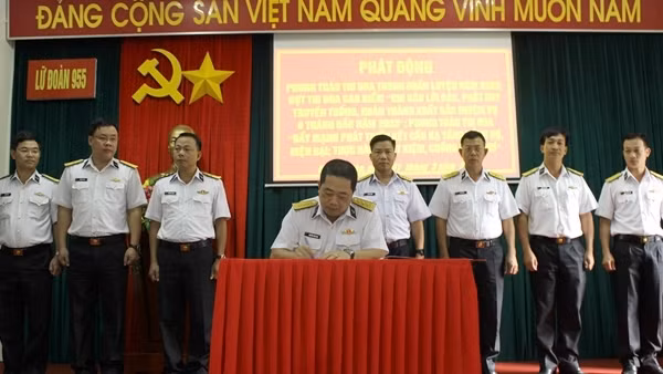 Ra quân "huấn luyện giỏi, an toàn, làm chủ, chính quy, hiện đại"