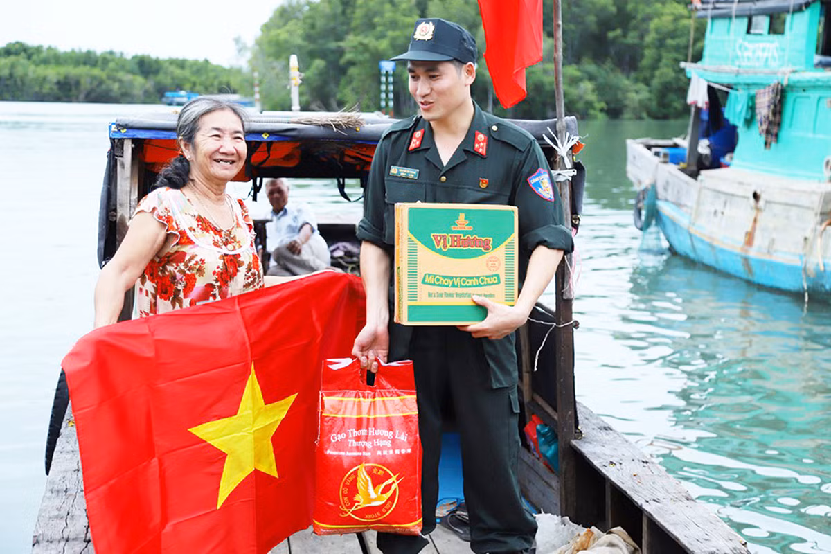 trang 17_so db_Phát huy sức trẻ trên thành phố mang tên Bác -0