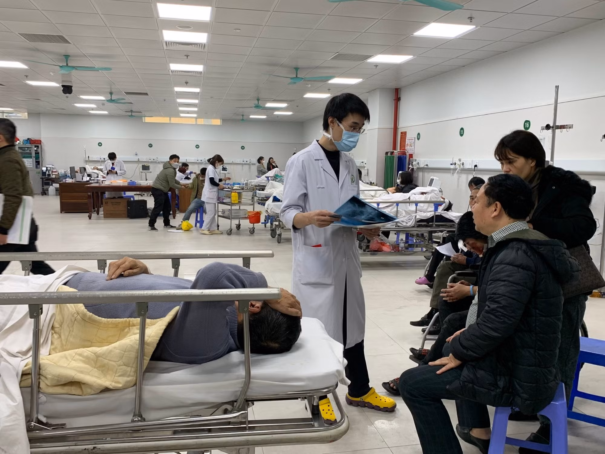 Chính phủ “gỡ khó” cho các bệnh viện -0