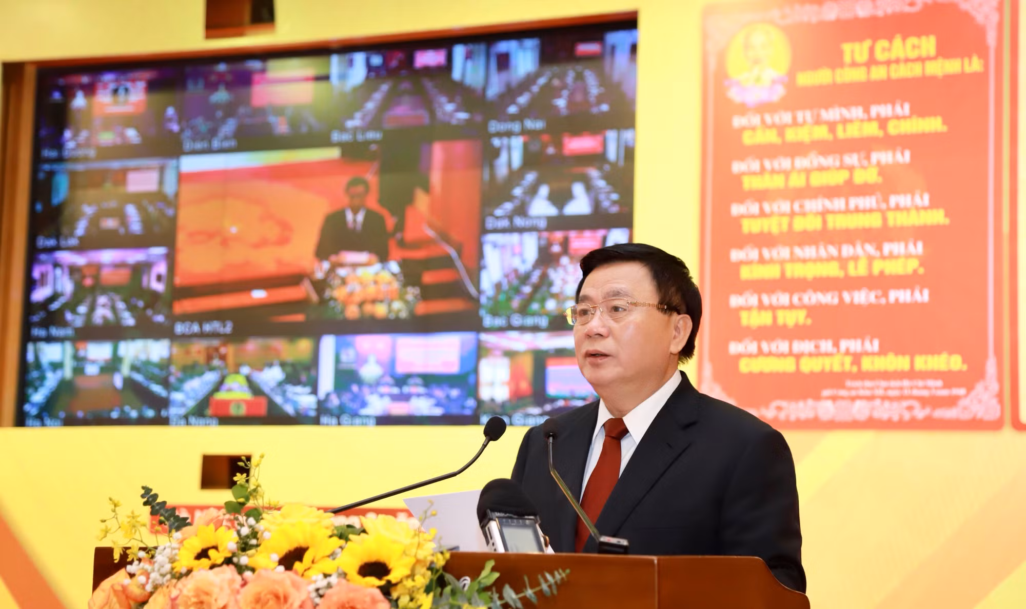 GS.TS Nguyễn Xuân Thắng phát biểu khai mạc hội thảo.