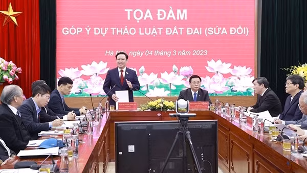 Phát huy trí tuệ trong việc đóng góp ý kiến hoàn thiện dự thảo Luật Đất đai (sửa đổi)