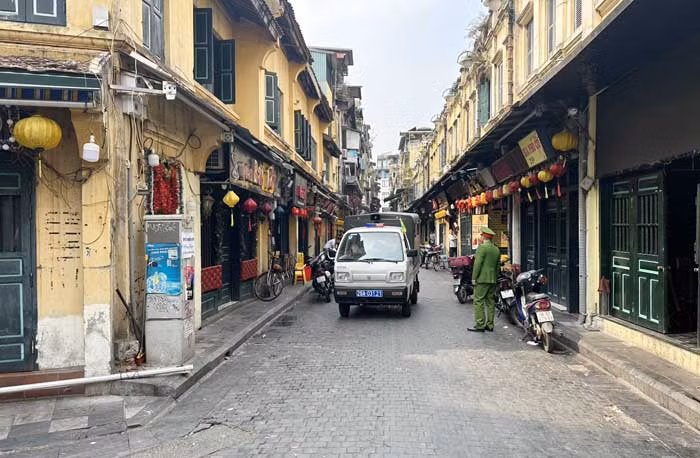 “Bài toán vỉa hè” nan giải ở phố cổ Hà Nội -0