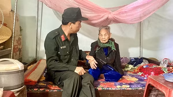 Trung đoàn CSCĐ Nam Trung Bộ xây nhà tình nghĩa, nhận phụng dưỡng mẹ Việt Nam Anh hùng
