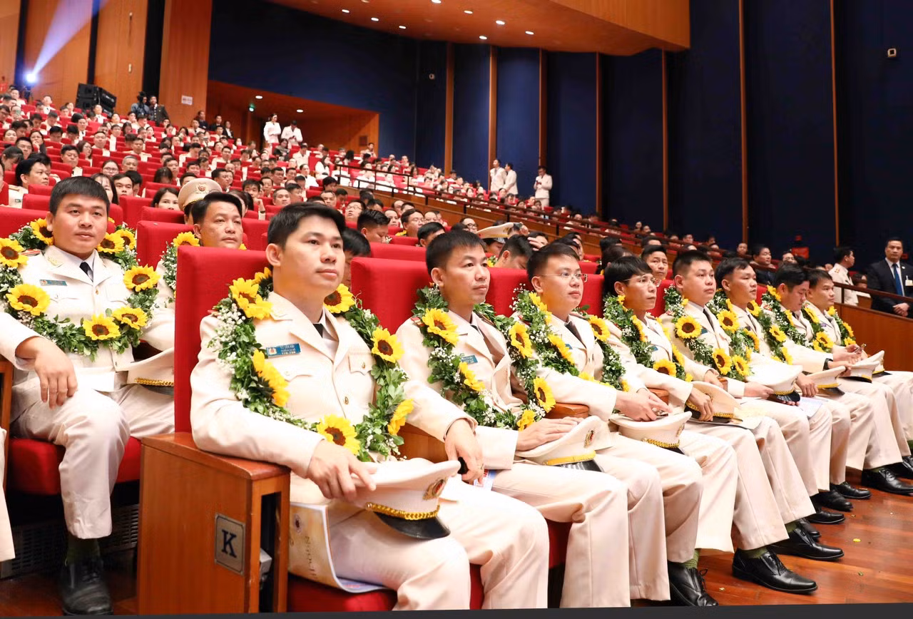 Khắc ghi Sáu điều Bác Hồ dạy trong tiềm thức, trái tim, khối óc và hành động thực tiễn -0