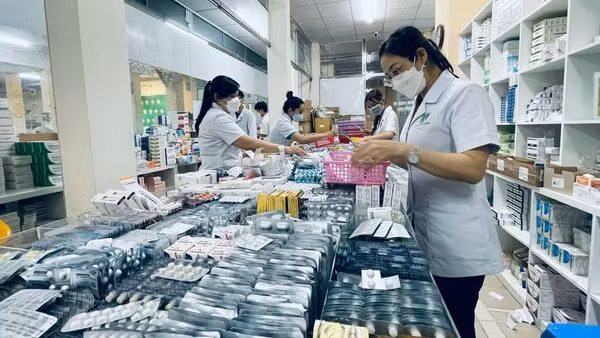 Nghị quyết tháo gỡ khó khăn về thanh toán chi phí khám chữa bệnh BHYT, bảo đảm thuốc, trang thiết bị y tế