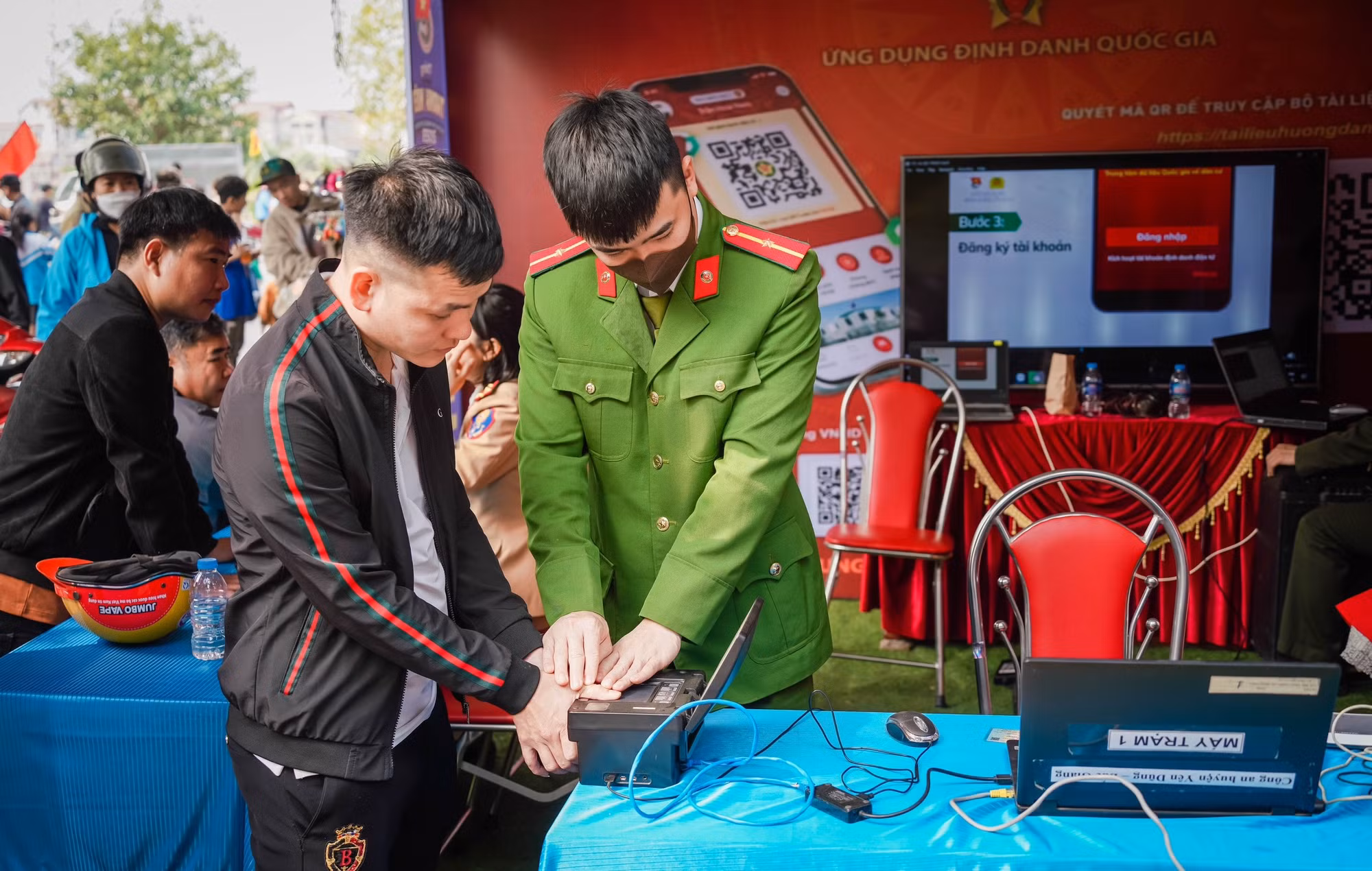 Sáng kiến tuyên truyền Đề án 06, cấp tài khoản định danh điện tử VmeID của Công an Bắc Giang -2