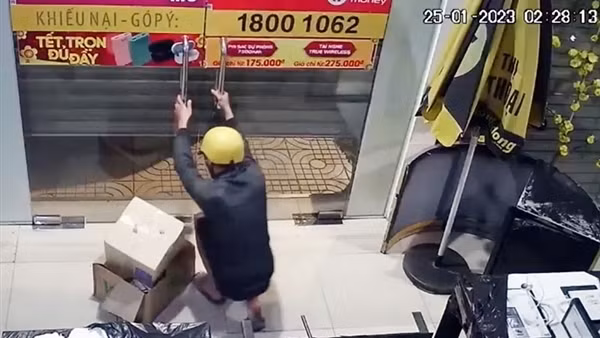 Triệt xóa băng trộm chuyên đột nhập cửa hàng Thế Giới Di Động và FPT Shop