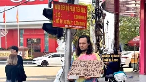 Nam du khách nước ngoài ở Đà Nẵng: Ngày cầm biển xin tiền, tối vào quán bar