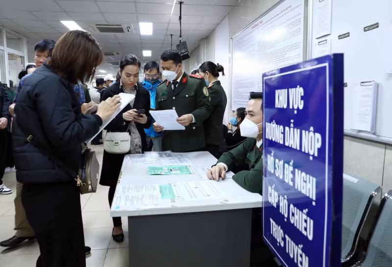 Hộ chiếu phổ thông không gắn chíp điện tử vẫn tiếp tục được sử dụng cho đến khi hết thời hạn -0