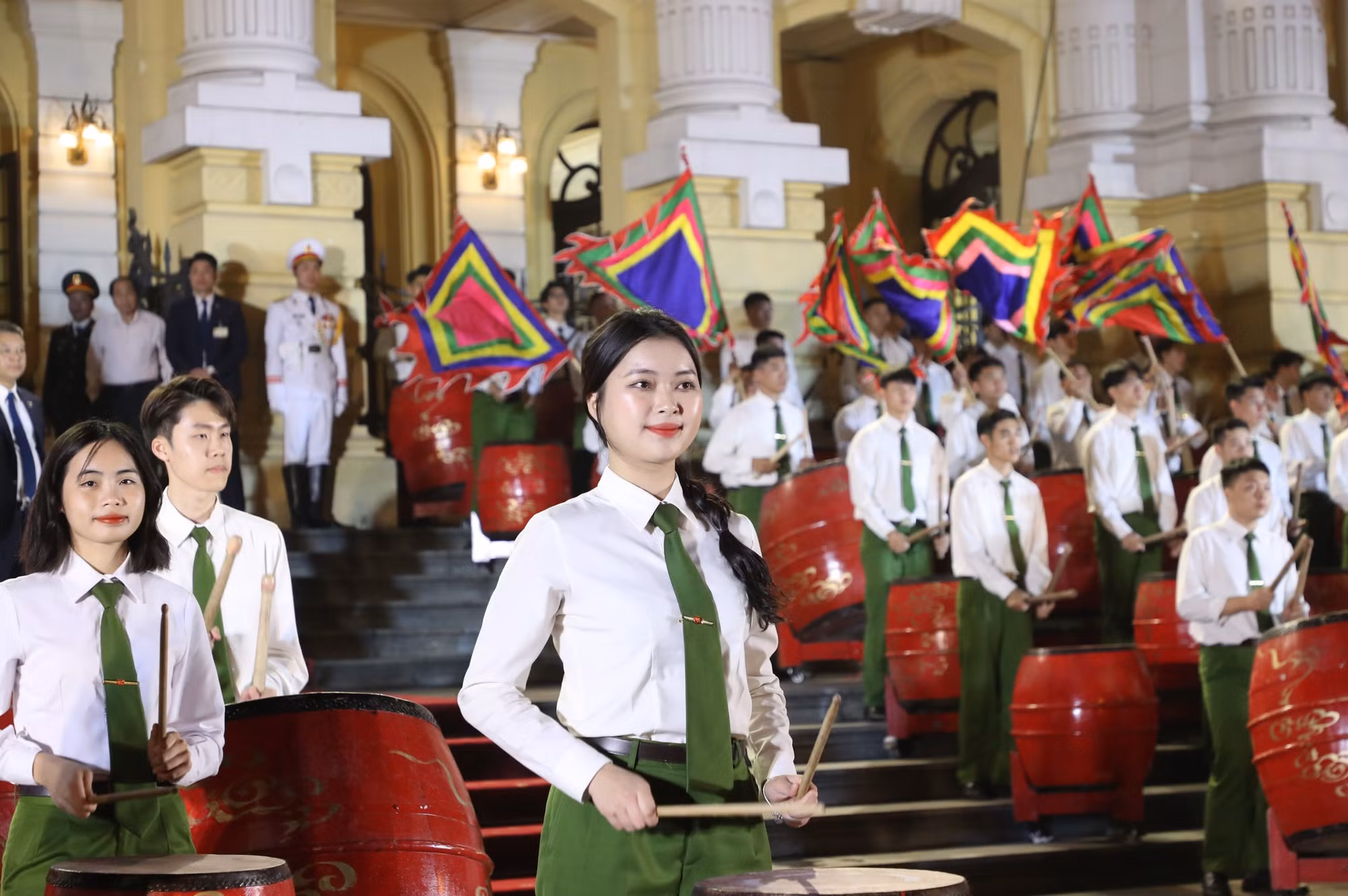 Tưng bừng kỷ niệm 80 ra đời Đề cương về văn hóa Việt Nam -2