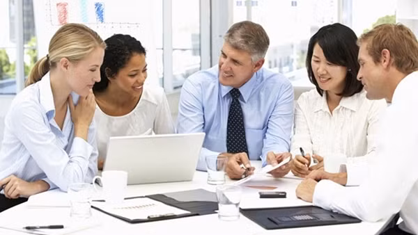 Gỡ vướng thủ tục cấp phép người lao động nước ngoài cho doanh nghiệp