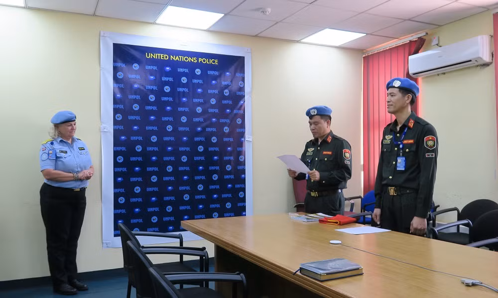 Sĩ quan CAND Việt Nam nhận quyết định thăng cấp hàm tại Nam Sudan -0