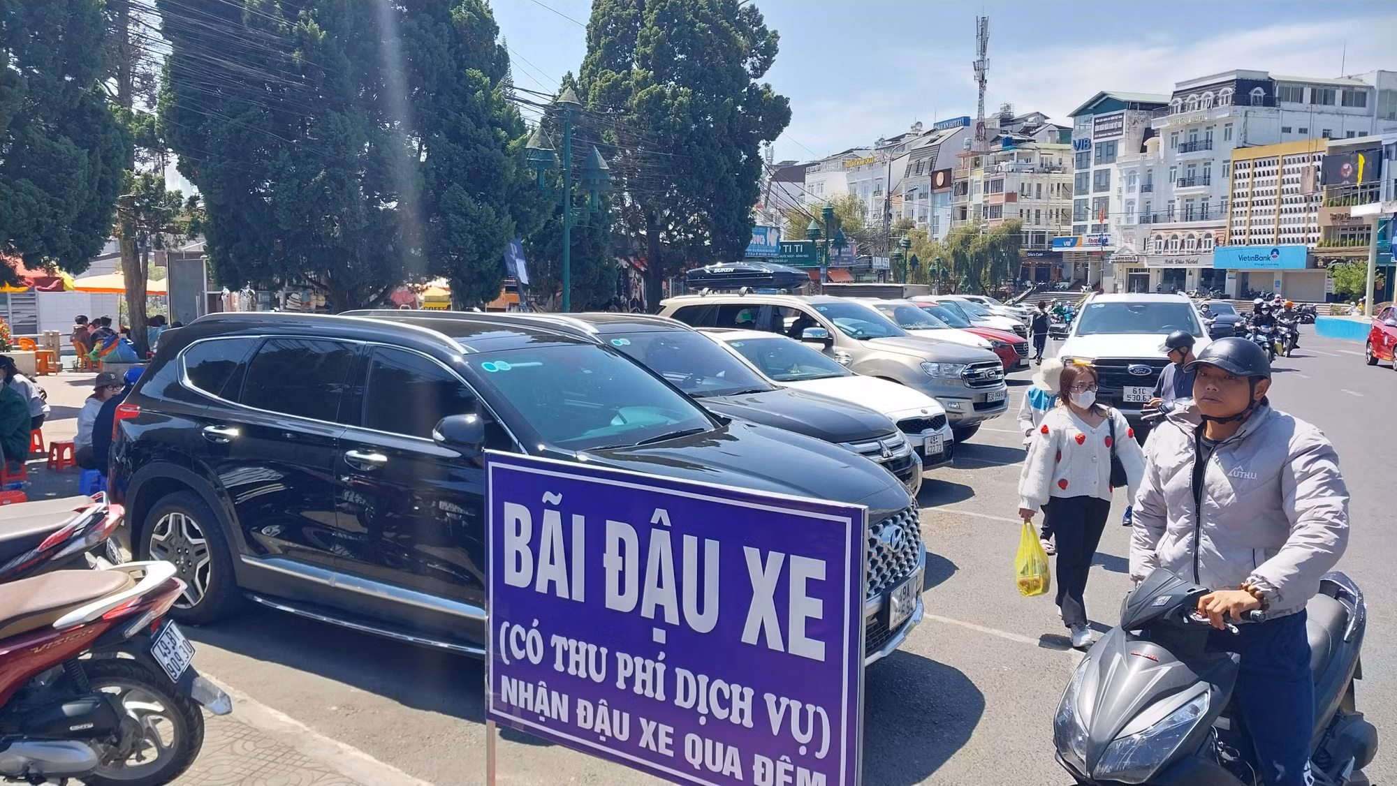 “Nhùng nhằng” quy định về lượt gửi xe ở Đà Lạt -0