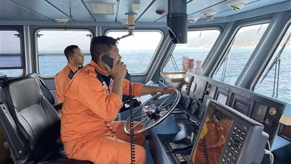 Vượt sóng gió cứu nạn thợ máy tàu biển nước ngoài đột biến sức khỏe
