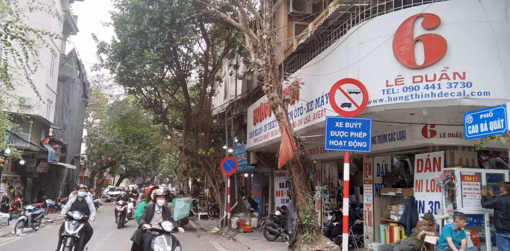 1-đầu phố cao bá quát.jpg -0