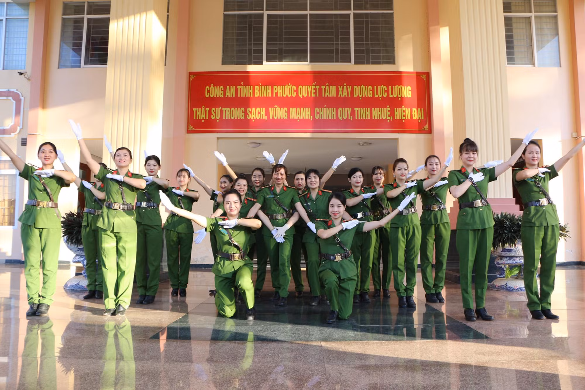 Hội Phụ nữ Công an tỉnh Bình Phước đoạt giải Nhất liên hoan dân vũ thể thao -0
