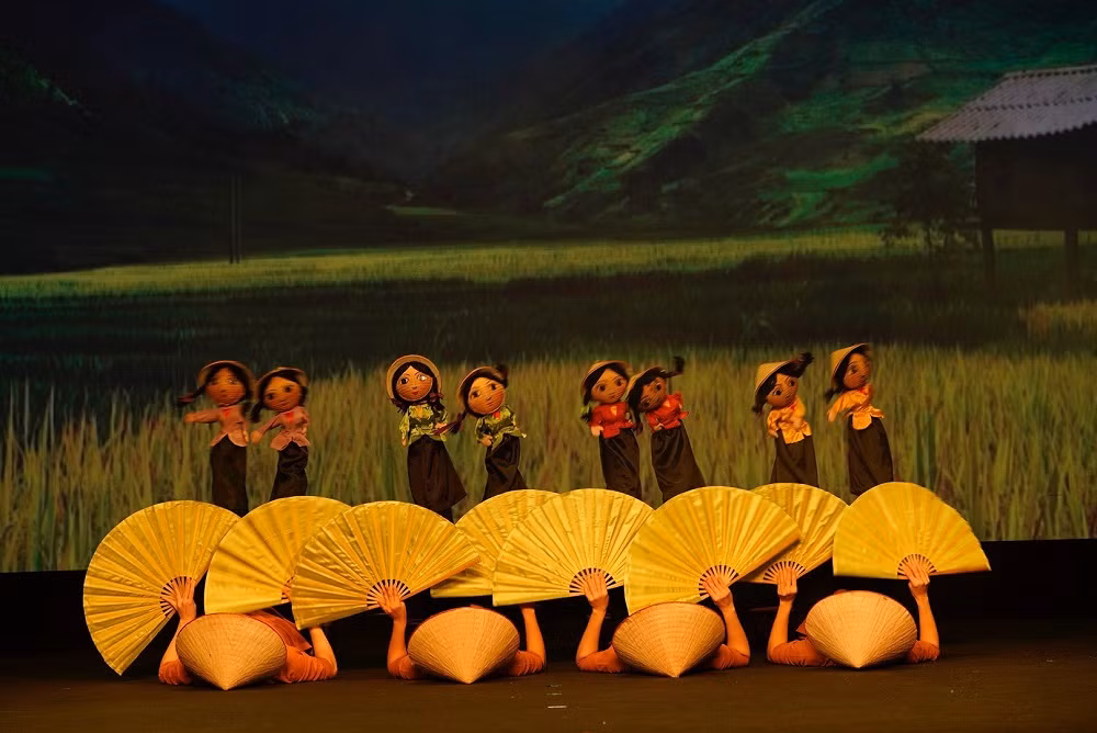 ung xu nghe si.jpg -0