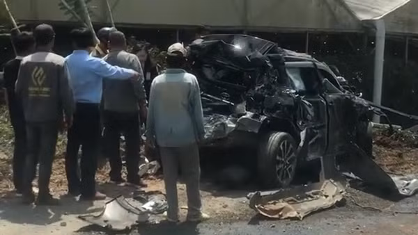 Xe tải lao như bay, gây tai nạn liên hoàn trên đèo Mimosa