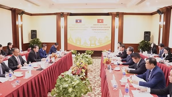 Giữ vững an ninh biên giới, góp phần phát triển kinh tế-xã hội hai nước Việt-Lào