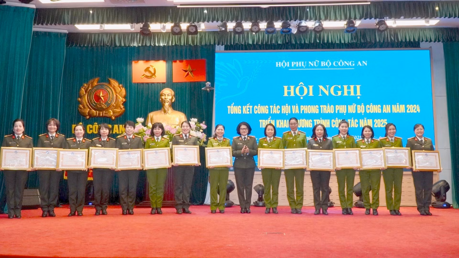 Hội phụ nữ Bộ Công an tập trung hoàn thành 10 nhiệm vụ trọng tâm năm 2025 -0