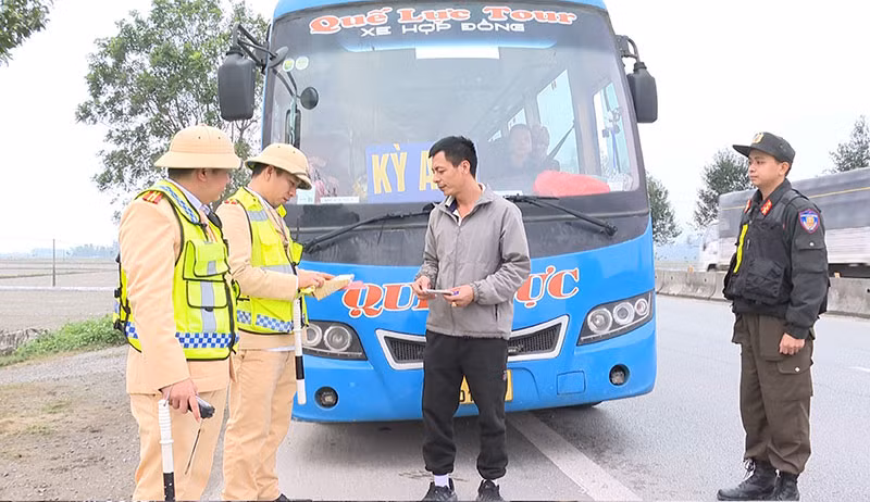 Vi phạm giao thông giảm, ý thức người dân được nâng lên -0