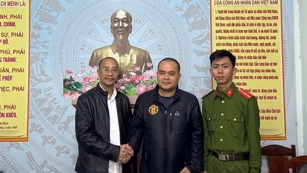 Người dân gửi thư cảm ơn Công an đã hỗ trợ nhận lại 300 triệu đồng chuyển nhầm