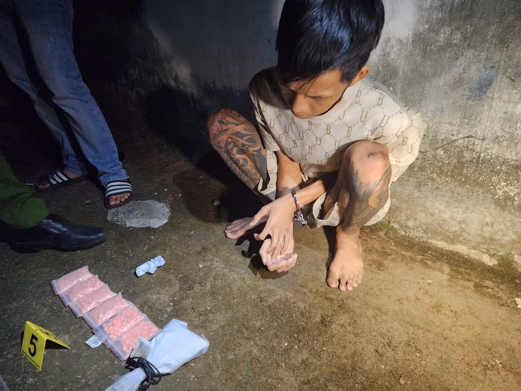 Tài xế xe dịch vụ kiêm “nhân viên” mua bán ma túy -1