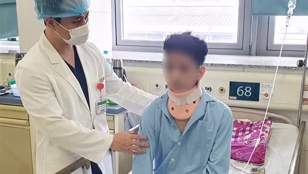 Lần đầu tiên phẫu thuật thành công cho thanh niên gẫy cột sống cổ phức tạp