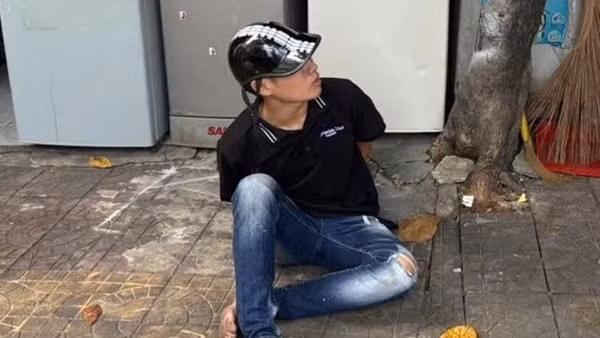 Người dân truy bắt 2 tên cướp giật trên đường phố