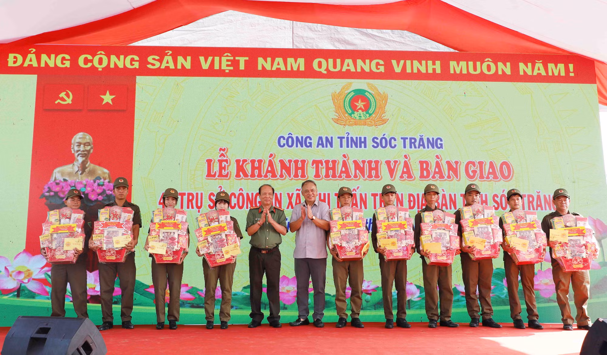 Bàn giao 42 trụ sở Công an cấp xã ở Sóc Trăng -0