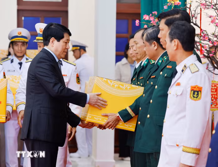 Chủ tịch nước: Lực lượng vũ trang Kiên Giang quản lý, bảo vệ chủ quyền vùng biển -0