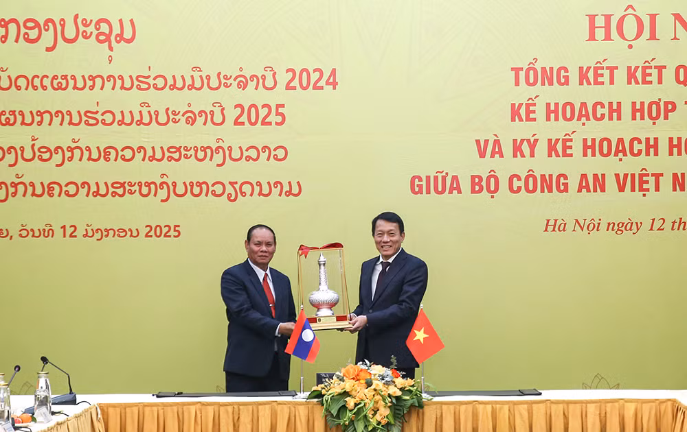 Nâng tầm quan hệ hợp tác giữa Bộ Công an hai nước Việt Nam – Lào -1