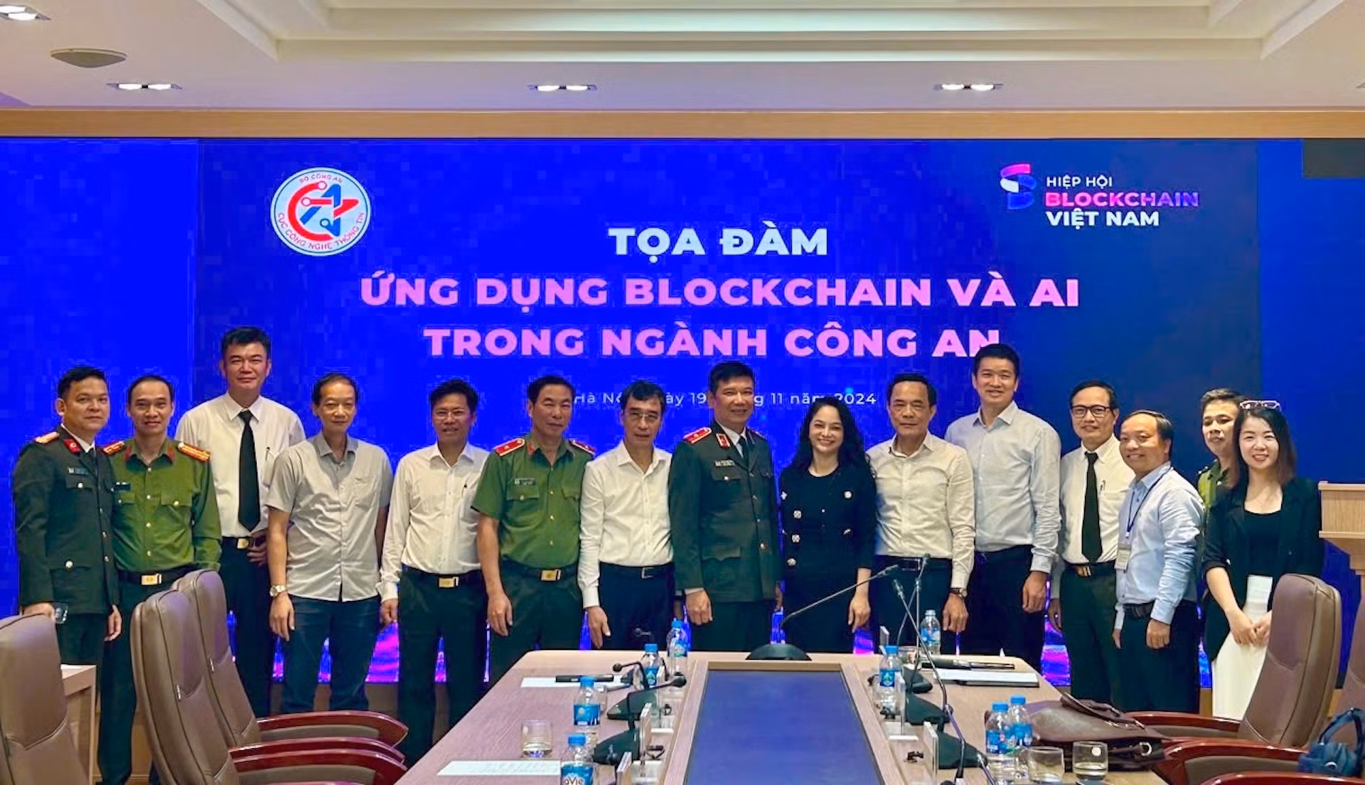 h05 hop dong truyen thong 3.jpg -1