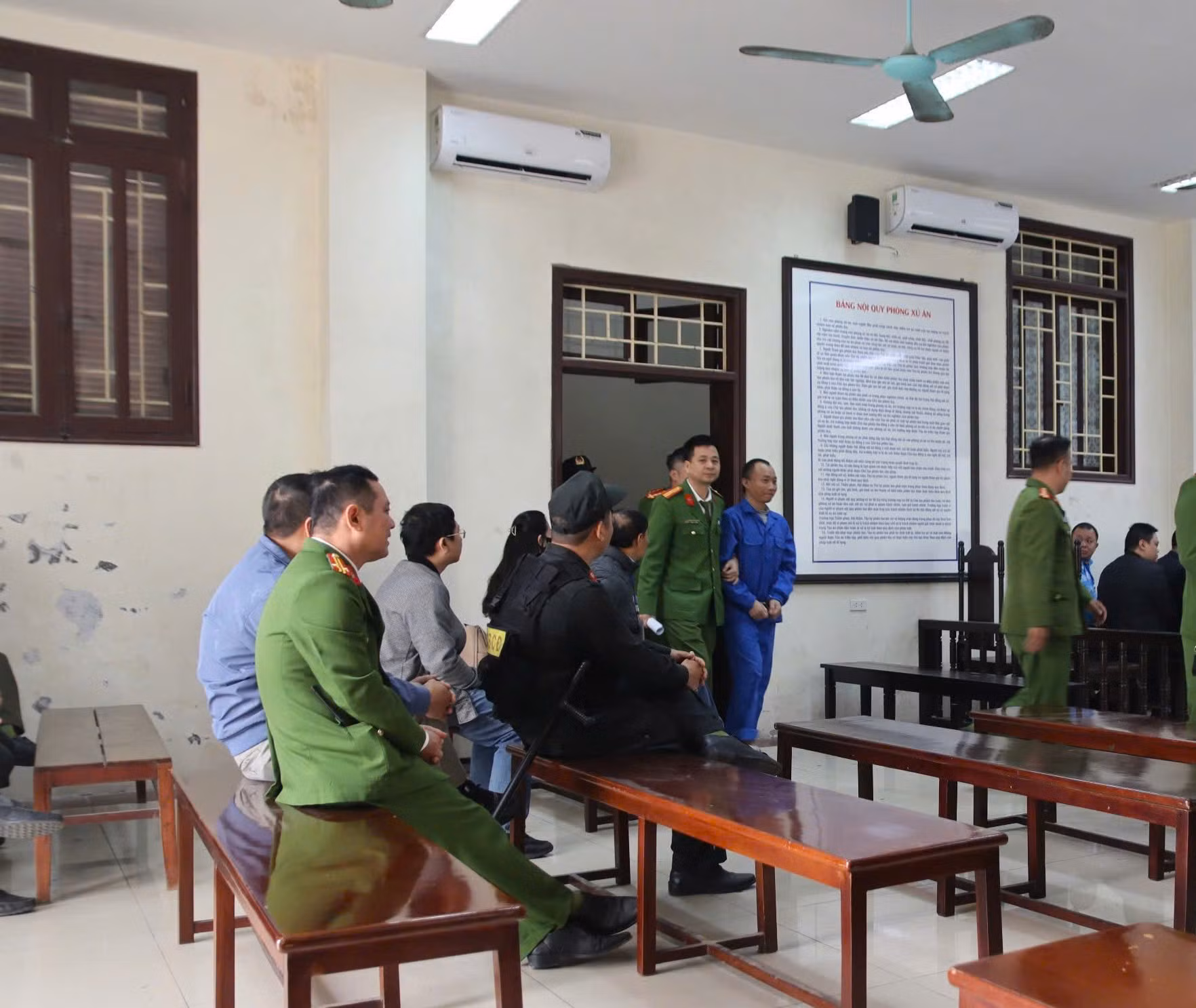 Cựu Đại biểu Quốc hội Lưu Bình Nhưỡng bị tuyên phạt 13 năm tù -0