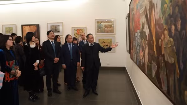 Trưng bày 66 tác phẩm mỹ thuật đặc biệt tại triển lãm “95 mùa xuân có Đảng”