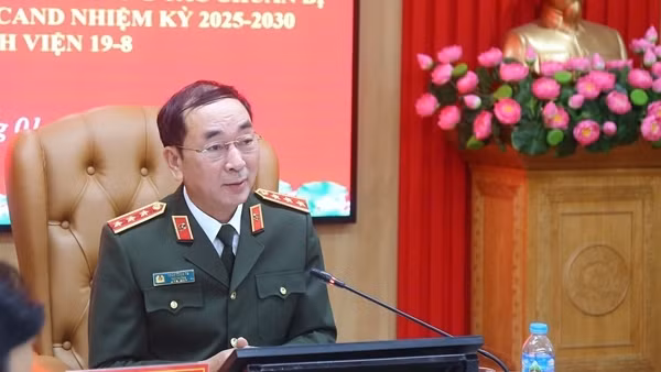 Đoàn khảo sát của Đảng uỷ Công an Trung ương kiểm tra công tác chuẩn bị đại hội tại Đảng bộ Bệnh viện 19-8