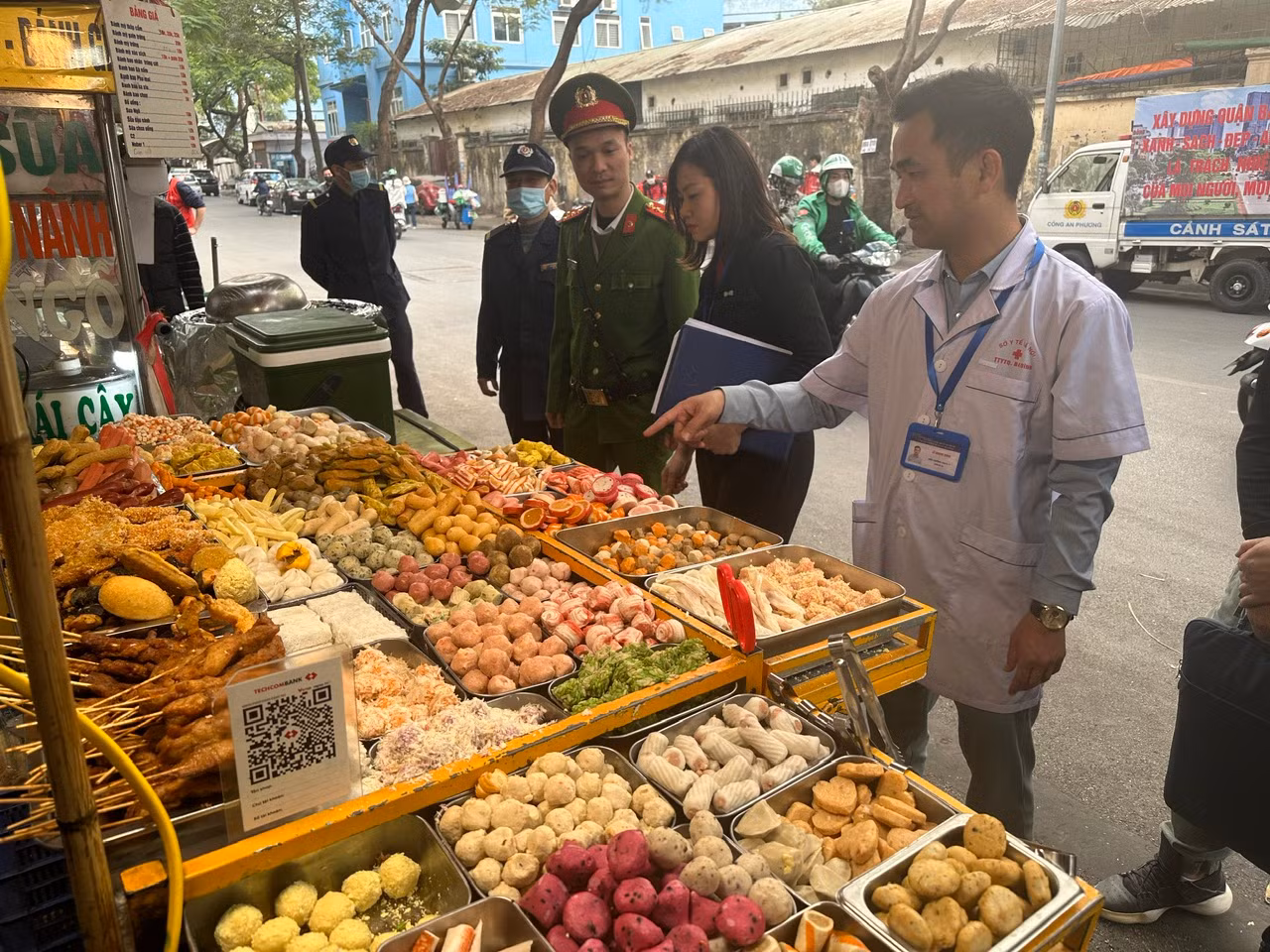 Cơ quan chức năng vào cuộc, xử phạt nhiều cơ sở kinh doanh vi phạm -0