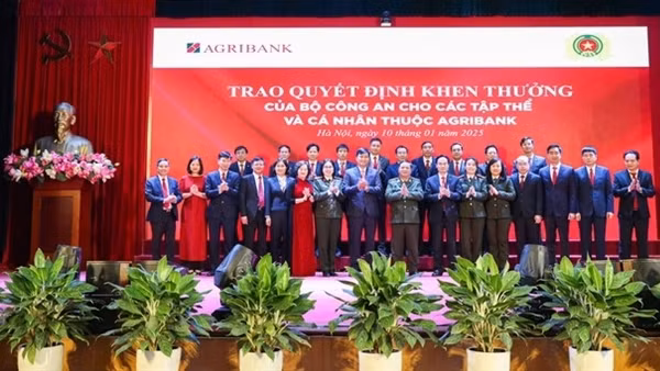 Agribank được công nhận đạt chuẩn “An toàn về an ninh, trật tự” của Bộ Công an