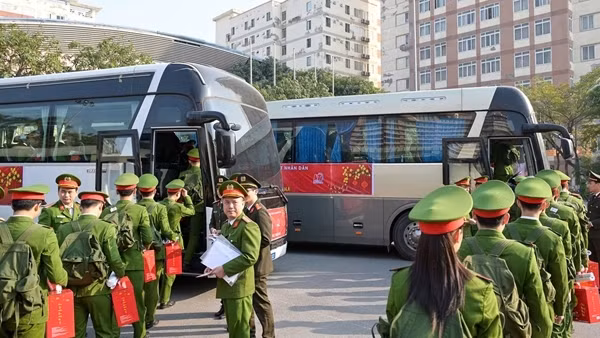Học viện CSND tổ chức chương trình "Chuyến xe về quê ăn Tết" năm 2025